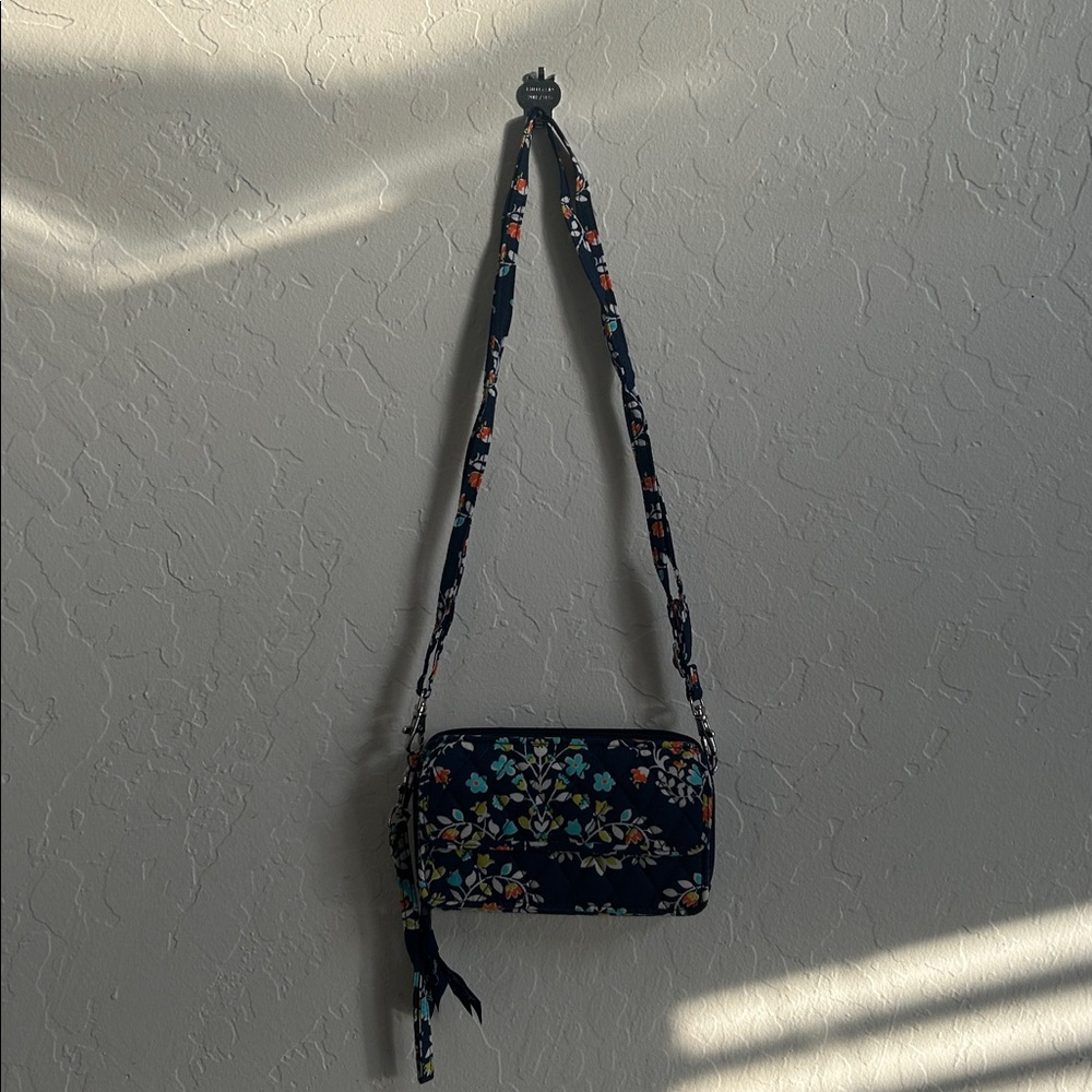 Vera Bradley wristlet - Picture 3 of 6